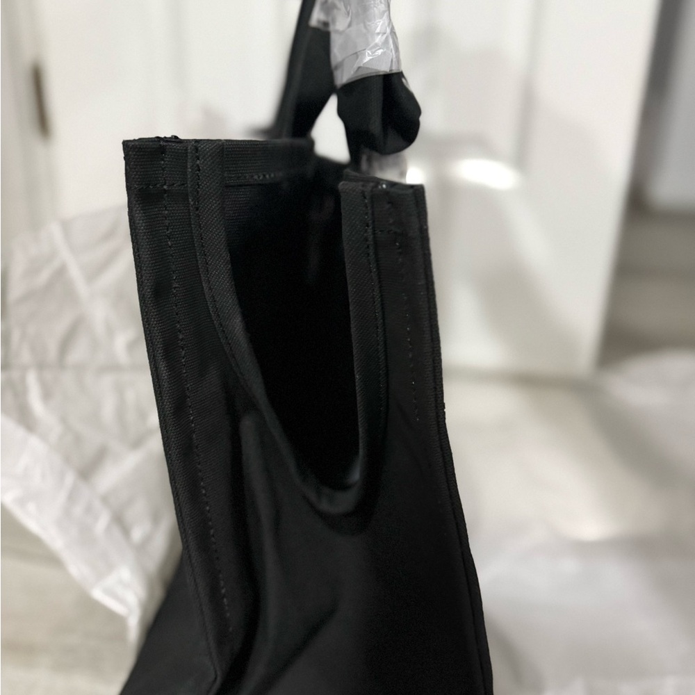 NWT Marc Jacobs The Doggy Bag - Picture 4 of 9